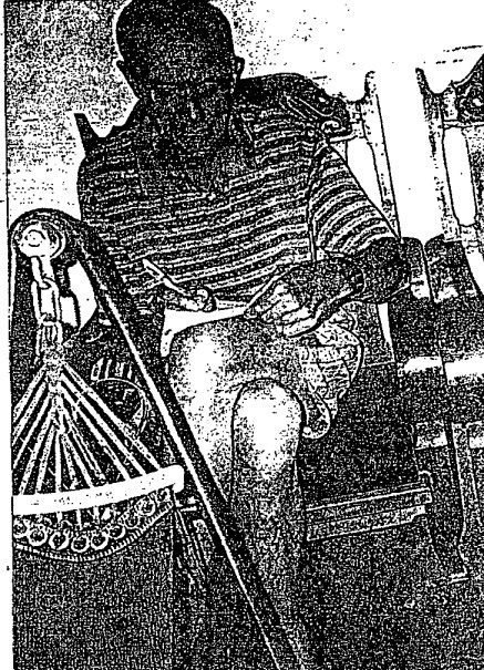 Bức ảnh này được gửi tới cho DPMO ngày 5/12/2007. Trong ảnh được xác định là ông Ngoc, không phải Robertson. Bức ảnh này được gửi tới cho DPMO ngày 5/12/2007. Trong ảnh được xác định là ông Ngoc, không phải Robertson