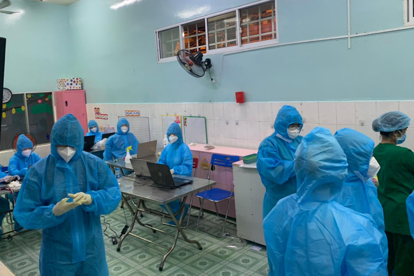 Các quận huyện còn lại phân bổ theo nguy cơ và cũng lấy mẫu giám sát cộng đồng từ ngày 1/7 với số lượng 500.000 mẫu/ngày.