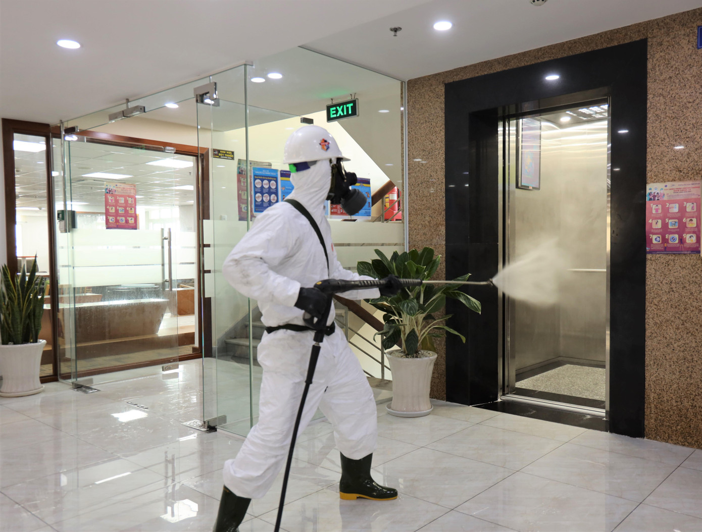 Trong thời gian dịch COVID-19 bùng phát, trung tâm là nơi nhiều phóng viên thường xuyên có mặt tại đây để tham gia các cuộc họp trực tuyến, họp báo. Trong thời gian dịch COVID-19 bùng phát, trung tâm là nơi nhiều phóng viên thường xuyên có mặt tại đây để tham gia các cuộc họp trực tuyến, họp báo.