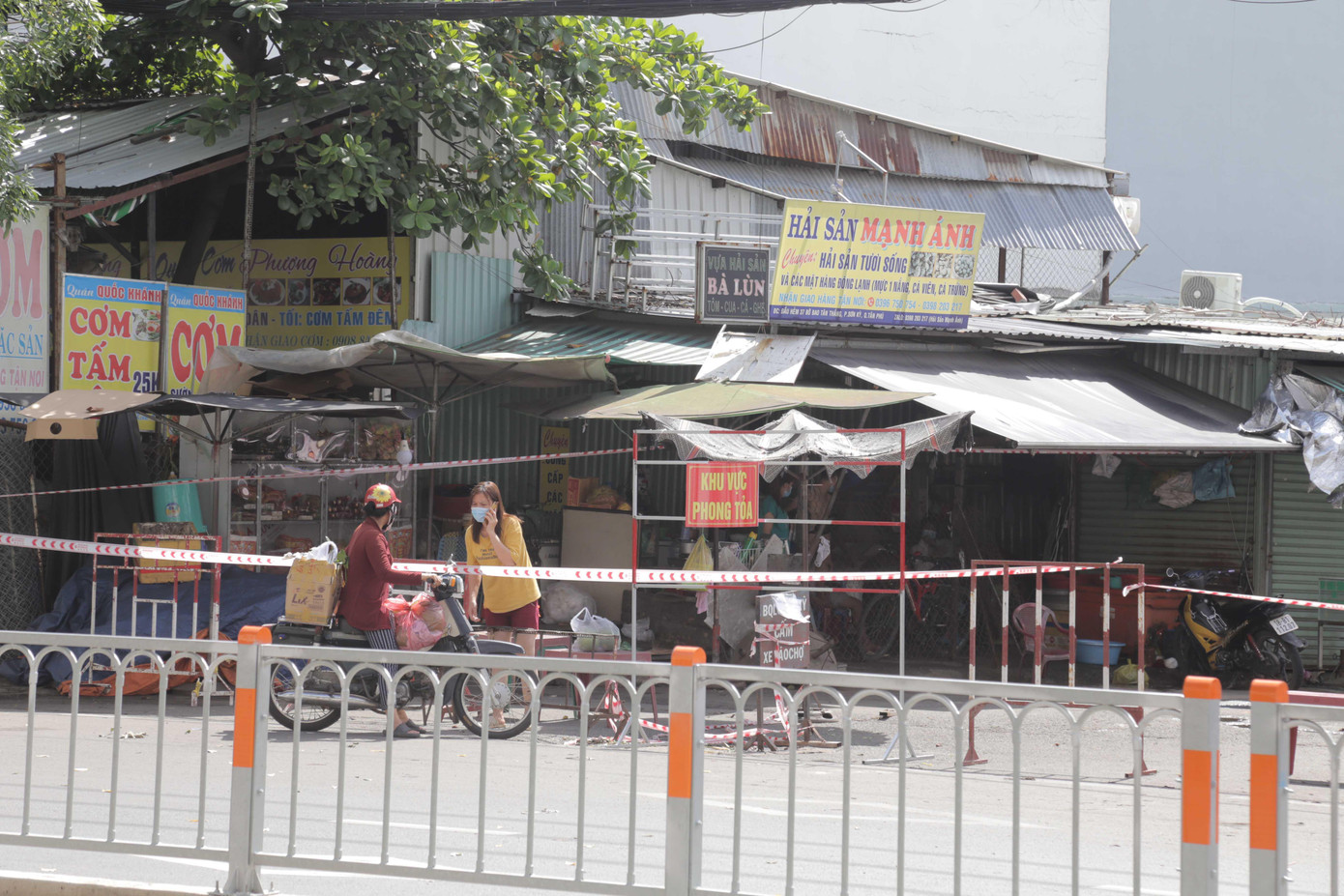 Thời gian chợ hoạt động trở lại sẽ được cơ quan chức năng thông báo sau khi hoàn tất điều tra dịch tễ, đảm bảo phòng chống dịch COVID-19.