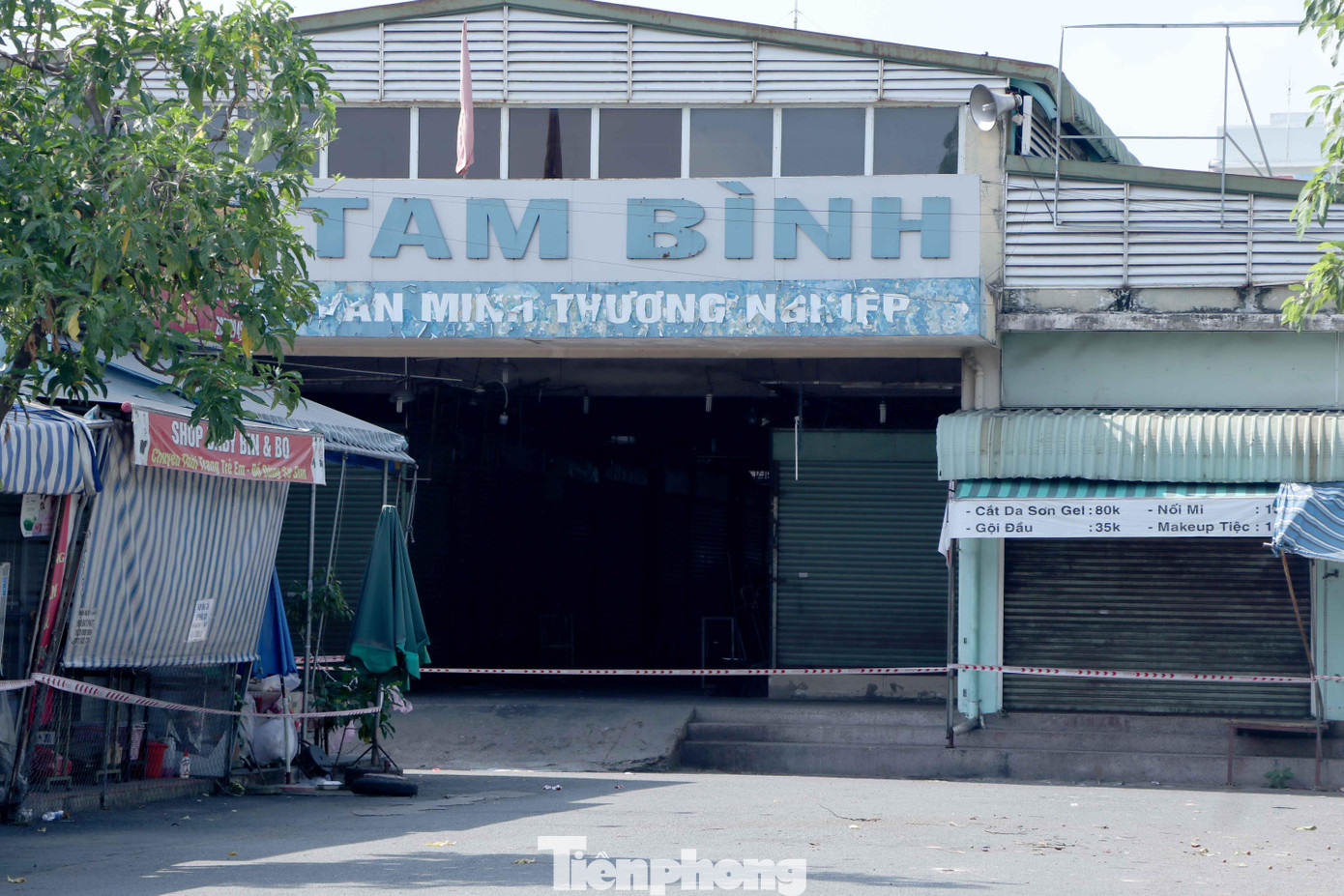 Ông Hảo cho biết, việc tạm ngưng hoạt động chợ Tam Bình do một số tiểu thương có liên quan đến các trường hợp tiếp xúc gần với bệnh nhân COVID-19 cư ngụ trên địa bàn.