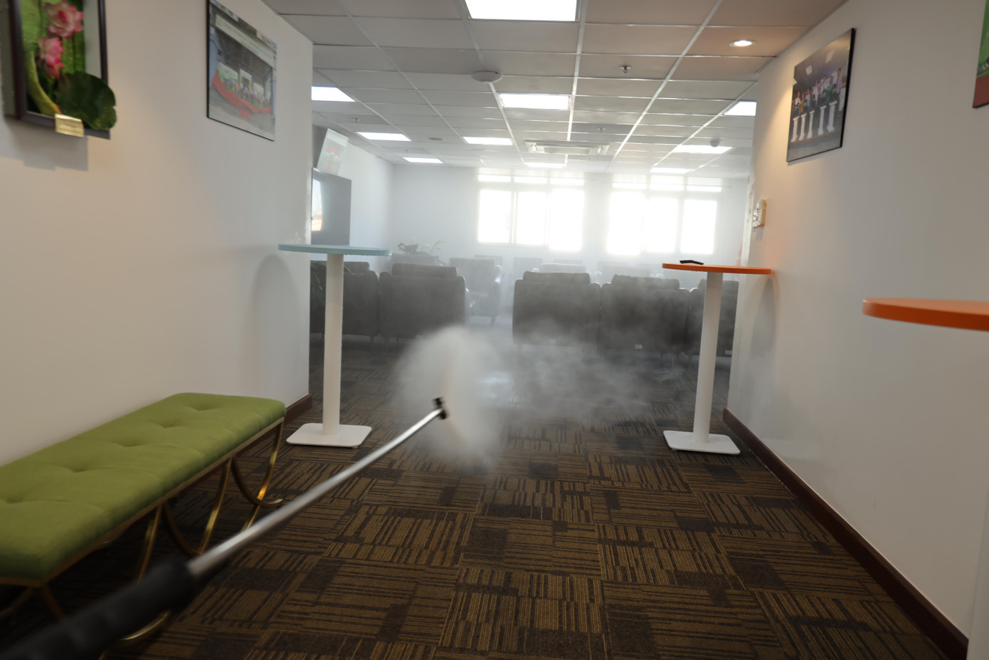 Việc phun khử khuẩn toàn bộ tòa nhà để đảm bảo an toàn trong công tác phòng chống dịch, duy trì tốt nhiệm vụ là đầu mối cung cấp thông tin cho các cơ quan báo chí. Việc phun khử khuẩn toàn bộ tòa nhà để đảm bảo an toàn trong công tác phòng chống dịch, duy trì tốt nhiệm vụ là đầu mối cung cấp thông tin cho các cơ quan báo chí.