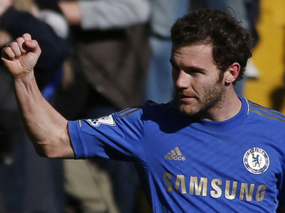 Niềm vui của Mata sau khi ghi bàn mở tỉ số cho Chelsea. Ảnh: Reuters