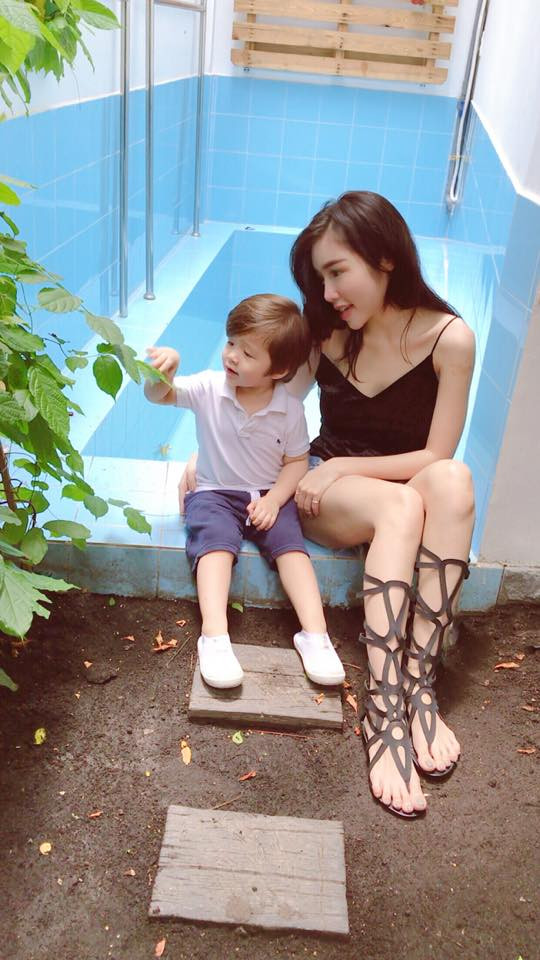 Elly Trần khoe ngực ‘khủng’, eo con kiến trước thềm tuổi 32 ảnh 10