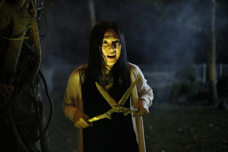 Do phải diễn quá nhiều cảnh bị săn đuổi, sát thương nên Phương Anh Đào nói đùa, quay xong phim thì trán của cô đã có thêm nhiều nếp nhăn.