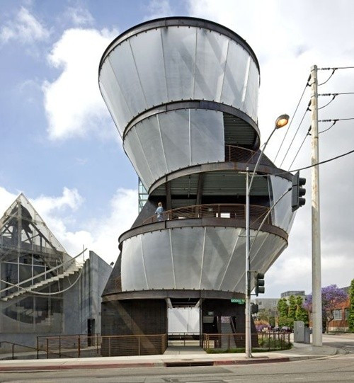 11. Tháp Samitaur Địa điểm: Thành phố Culver City, California, Mỹ Thiết kế: Eric Owen Moss Architects Khách hàng: Frederick và Laurie Samitaur Smith Bài viết: http://news.zing.vn/15-cong-trinh-kien-truc-dep-nhat-the-gioi-nam-2013-post377881.html#category_featured.noibat Nguồn Zing News 