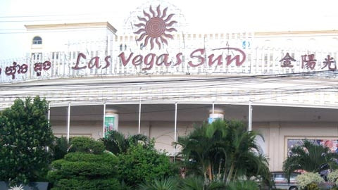 Trong số đó, các con bạc từ Việt Nam đi sát phạt chủ yếu đi qua cửa khẩu Mộc Bài, tỉnh Tây Ninh để đến Bavet, tỉnh Svay Rieng, Campuchia. Trong số đó, các con bạc từ Việt Nam đi sát phạt chủ yếu đi qua cửa khẩu Mộc Bài, tỉnh Tây Ninh để đến Bavet, tỉnh Svay Rieng, Campuchia.