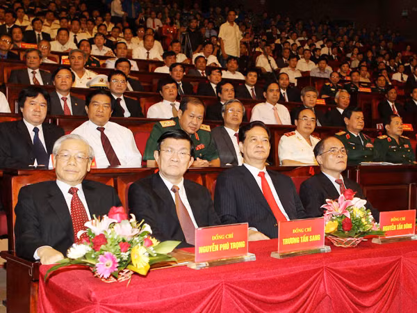 Lãnh đạo Đảng, Nhà nước và các đại biểu tại Lễ kỷ niệm. Ảnh: TTXVN