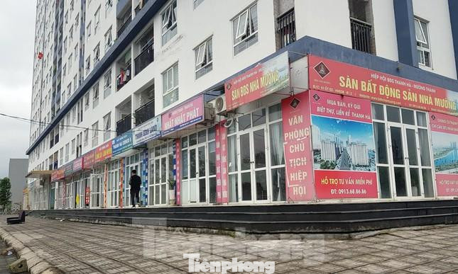 Các sàn giao dịch bất động sản trên cả nước đang đối mặt với nhiều khó khăn do ảnh hưởng của đại dịch COVI-19 kéo dài, nhiều sàn phải giải thể, đóng cửa...