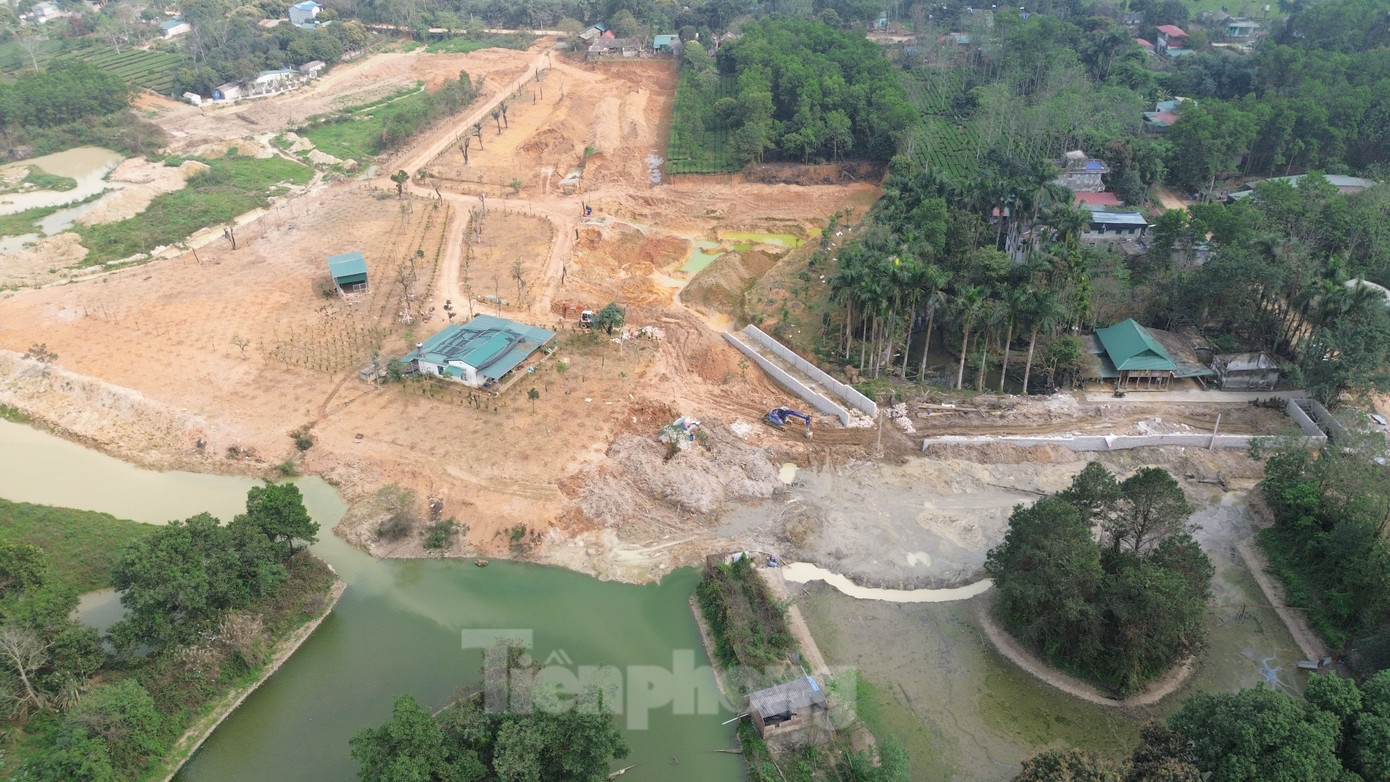 Khu vực bị chiếm dụng, san lấp và hủy hoại đất tại thôn 5, xã Thạch Hòa, huyện Thạch Thất Khu vực bị chiếm dụng, san lấp và hủy hoại đất tại thôn 5, xã Thạch Hòa, huyện Thạch Thất