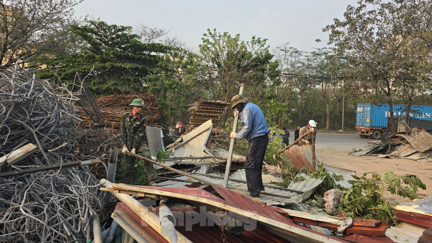 Chủ tịch UBND thành phố giao UBND quận Nam Từ Liêm chủ trì, phối hợp đơn vị liên quan khẩn trương kiểm tra, làm rõ thông tin, xử lý nghiêm theo quy định pháp luật.