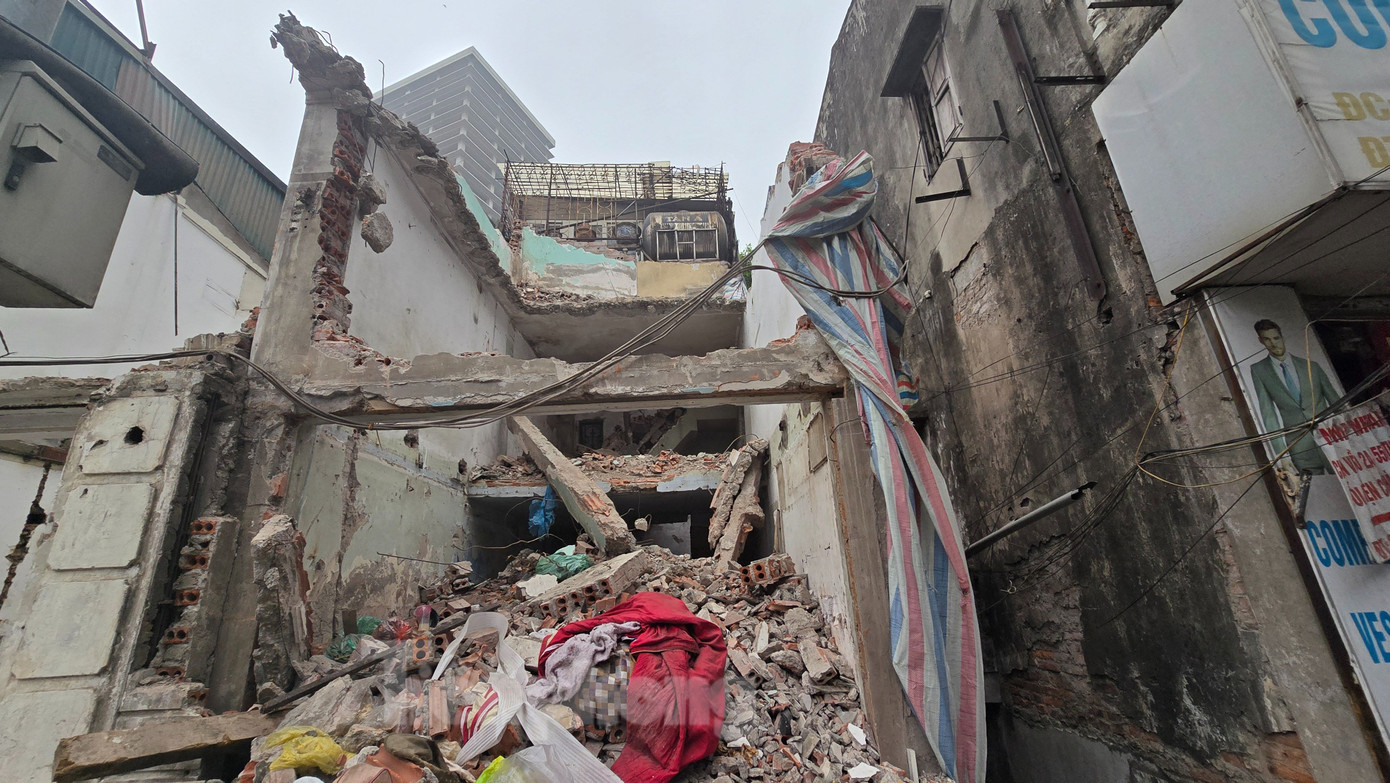 Thời gian qua, các tổ công tác của UBND phường đã vận động, tuyên truyền các hộ dân có đất thuộc diện tích GPMB thực hiện bàn giao mặt bằng theo quy định.