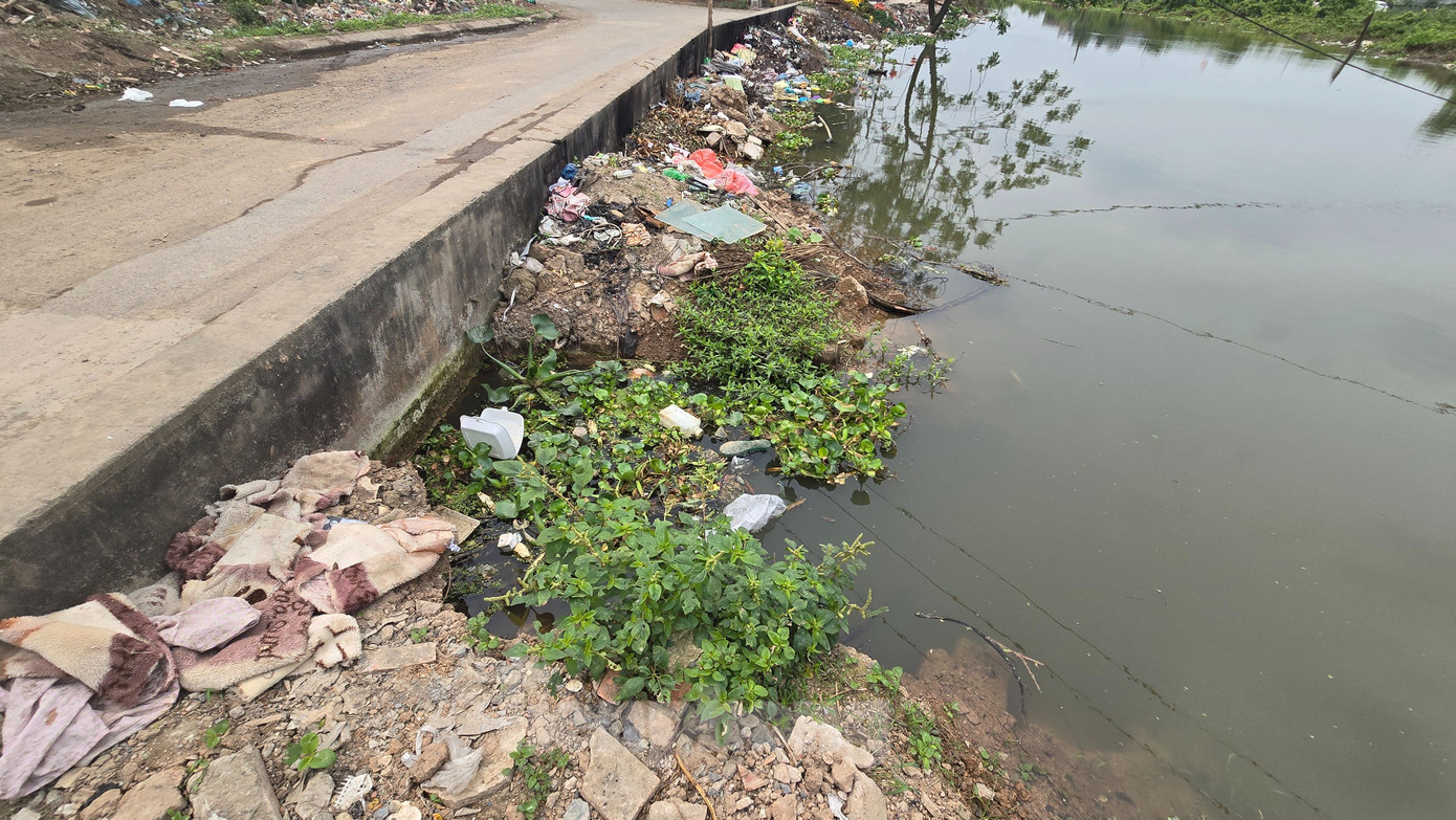 Đến ngày 6/6/2017, UBND thành phố tiếp tục ban hành Quyết định số 3460/QĐ-UBND về việc phê duyệt điều chỉnh dự án Cải tạo, thoát nước sông Pheo tại quận Bắc Từ Liêm. Thời gian hoàn thành dự án được kéo dài, dự kiến hoàn thành trước tháng 6/2020.