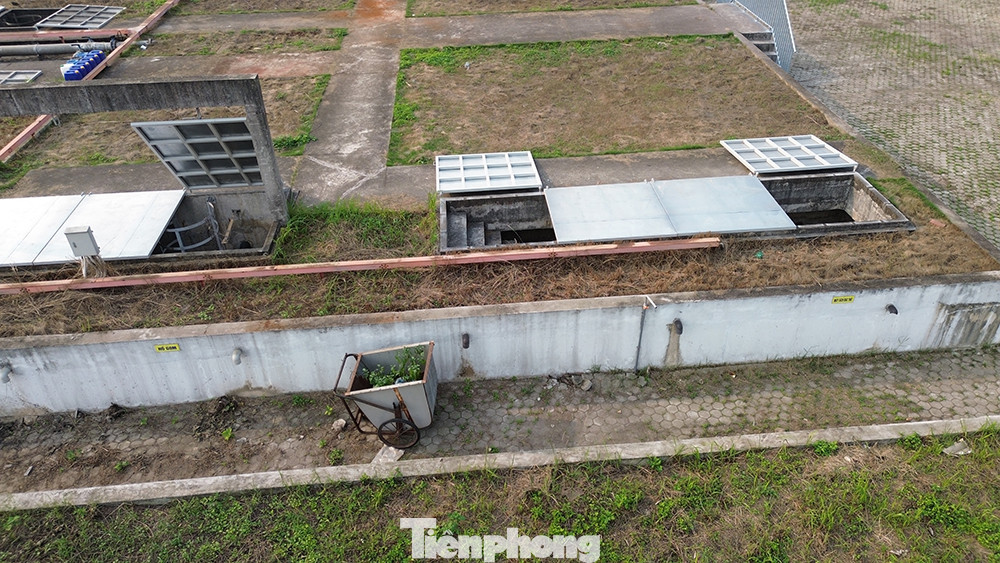 Tại phiên chất vấn kỳ họp thứ 20 HĐND TP. Hà Nội được tổ chức ngày 11/12/2024, các đại biểu đề nghị UBND thành phố làm rõ nguyên nhân vì sao trạm xử lý nước thải đã hoàn thành từ nhiều năm trước nhưng vẫn chưa thể đi vào hoạt động. Tại phiên chất vấn kỳ họp thứ 20 HĐND TP. Hà Nội được tổ chức ngày 11/12/2024, các đại biểu đề nghị UBND thành phố làm rõ nguyên nhân vì sao trạm xử lý nước thải đã hoàn thành từ nhiều năm trước nhưng vẫn chưa thể đi vào hoạt động.