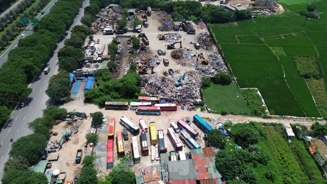 Khu đất nông nghiệp tại phường Mễ Trì biến thành nhà xưởng, kho bãi Khu đất nông nghiệp tại phường Mễ Trì biến thành nhà xưởng, kho bãi