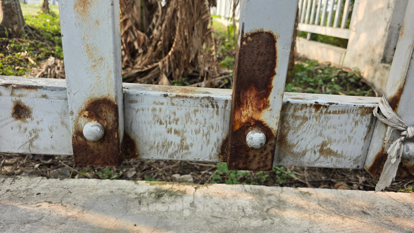 Về vấn đề này, đại diện HUD cho biết, đơn vị đang xin cấp giấy phép môi trường (do giấy phép xả thải của Trạm xử lý nước thải được cấp trước đó đã hết hạn). Về vấn đề này, đại diện HUD cho biết, đơn vị đang xin cấp giấy phép môi trường (do giấy phép xả thải của Trạm xử lý nước thải được cấp trước đó đã hết hạn).