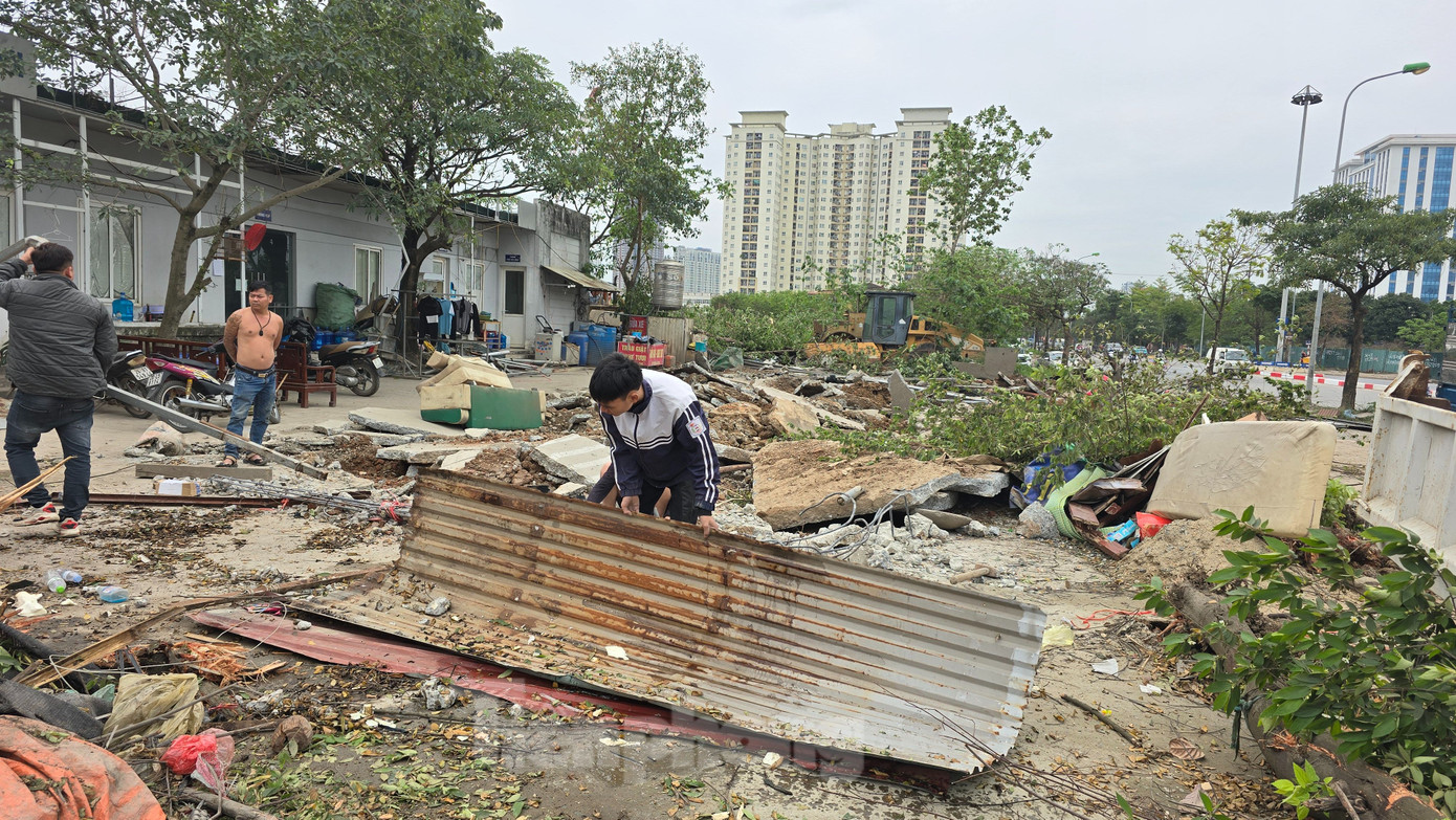 Ngoài ra, còn có các khu biểu diễn, trường quay phục vụ các chương trình ngoài trời... Không gian kiến trúc hài hòa giữa cây xanh và không gian mặt nước, khu biểu diễn ngoài trời, quảng trường... tạo nên tổ hợp kiến trúc hiện đại. Ngoài ra, còn có các khu biểu diễn, trường quay phục vụ các chương trình ngoài trời... Không gian kiến trúc hài hòa giữa cây xanh và không gian mặt nước, khu biểu diễn ngoài trời, quảng trường... tạo nên tổ hợp kiến trúc hiện đại.