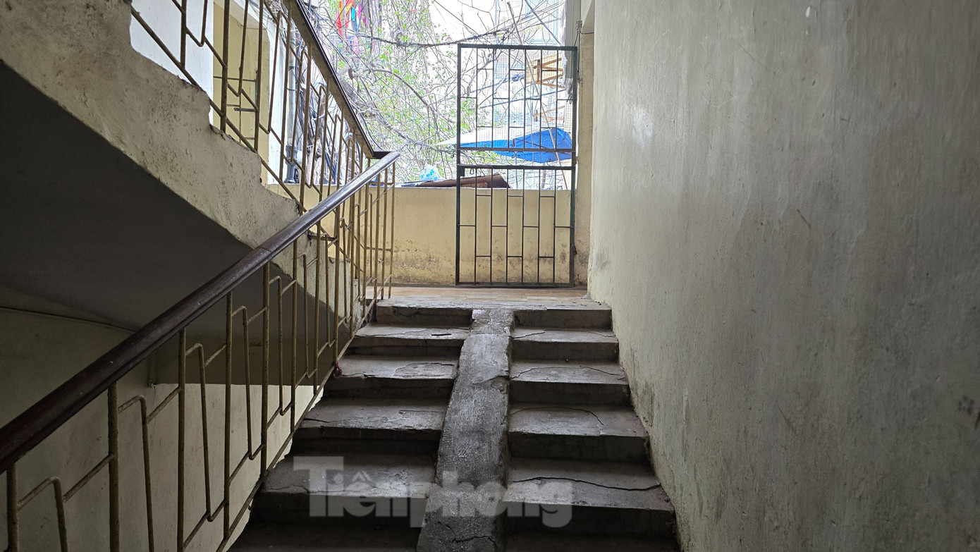 Bà Nguyễn Thị Thanh, cư dân tại khu tập thể Giảng Võ mong muốn thành phố sớm triển khai cải tạo, xây dựng để khu vực này khang trang, sạch đẹp hơn.