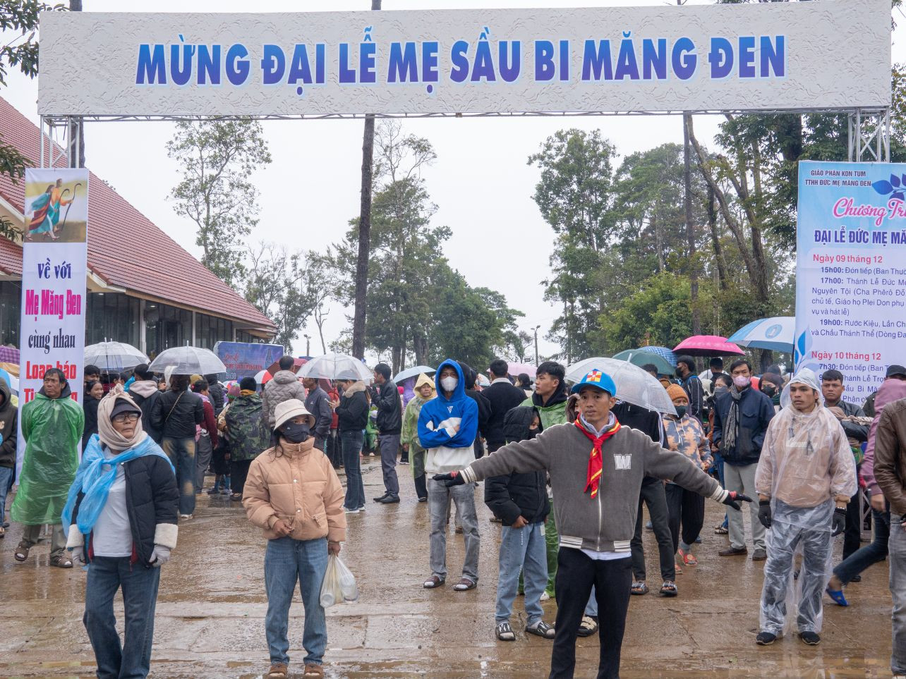 Không chỉ tham gia chương trình đại lễ Đức Mẹ Măng Đen, nhiều du khách còn kết hợp tham quan, du lịch và nghỉ dưỡng trong dịp này.