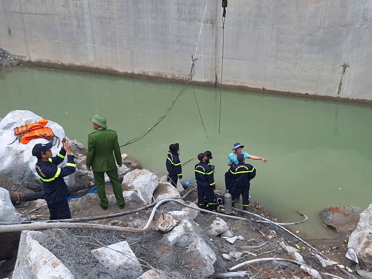 Lực lượng chức năng mới chỉ tìm thấy một phần cơ thể của 2 nạn nhân