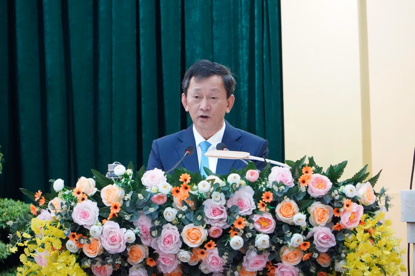 Ông Dương Văn Trang, Bí thư Tỉnh ủy, Chủ tịch HĐND tỉnh Kon Tum phát biểu khai mạc kỳ họp