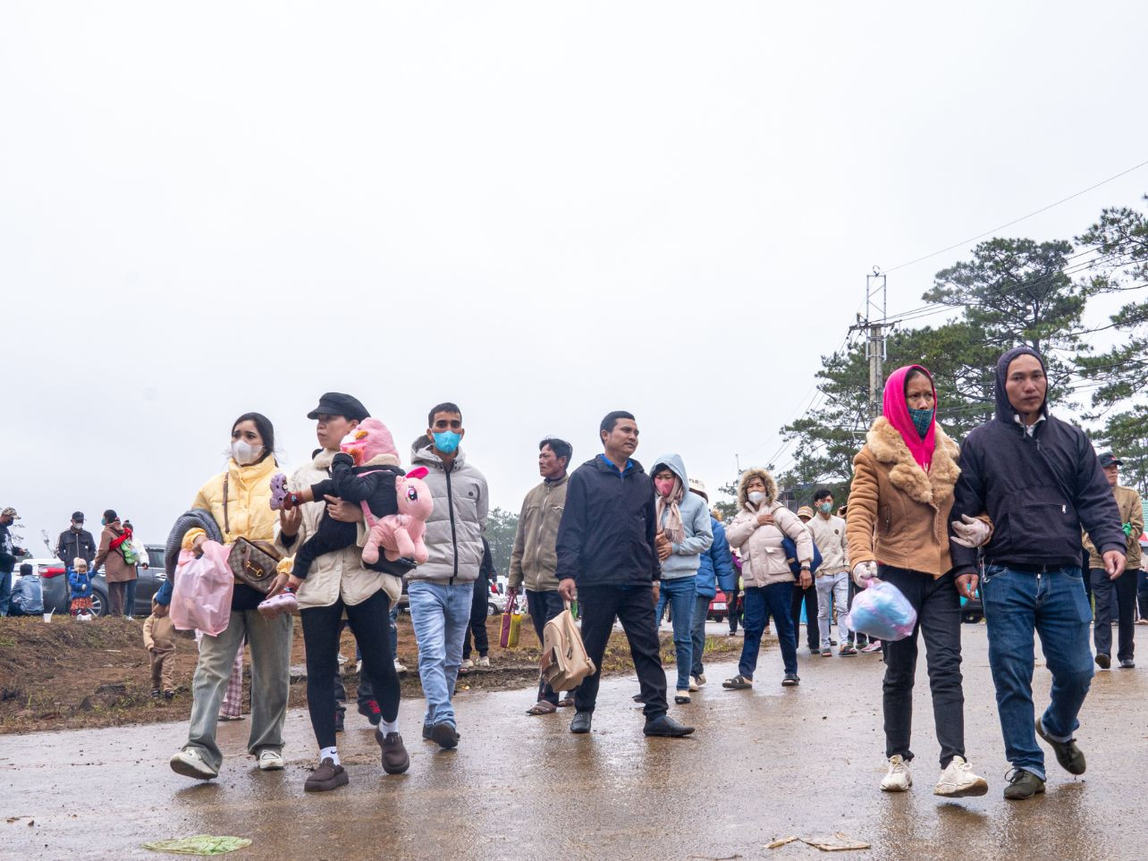 Không chỉ tham gia chương trình đại lễ Đức Mẹ Măng Đen, nhiều du khách còn kết hợp tham quan, du lịch và nghỉ dưỡng trong dịp này.