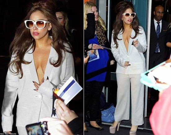 Anh Thư tự tin khoe ngực căng tròn khi mặc vest Thái Hà gợi cảm và táo bạo khi chụp hình thời trang Ngô Thanh Vân Chung Thục Quyên Bộ ngực không mấy đầy đặn nhưng Yến Trang vẫn thích mốt thời trang khoe ngực này Thanh Hằng Thuỳ Trang khoe thân hình khẳng khiu Lady Gaga Phạm Băng Băng Miley Cyrus Anh Thư tự tin khoe ngực căng tròn khi mặc vest Thái Hà gợi cảm và táo bạo khi chụp hình thời trang Ngô Thanh Vân Chung Thục Quyên Bộ ngực không mấy đầy đặn nhưng Yến Trang vẫn thích mốt thời trang khoe ngực này Thanh Hằng Thuỳ Trang khoe thân hình khẳng khiu Lady Gaga Phạm Băng Băng Miley Cyrus