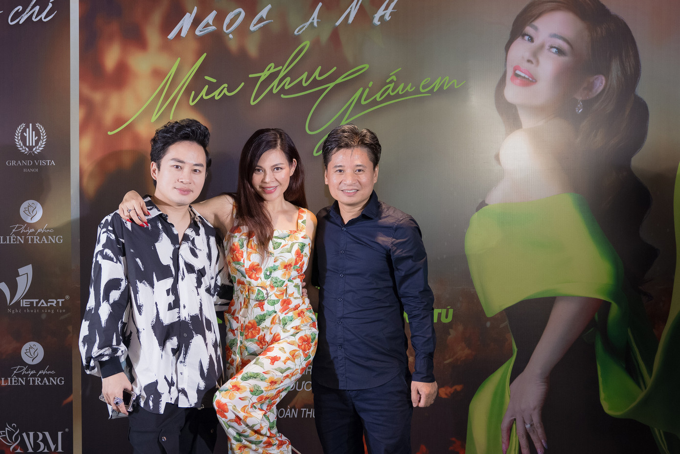 Hai khách mời NSƯT Tấn Minh và Tùng Dương đều công nhận Ngọc Anh là người hát nhạc Phú Quang hay nhất. Ảnh: BTC