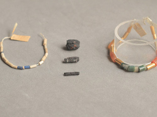 Hạt chuỗi được chế tác từ thiên thạch sắt - Ảnh Live Science. Hạt chuỗi được chế tác từ thiên thạch sắt - Ảnh Live Science