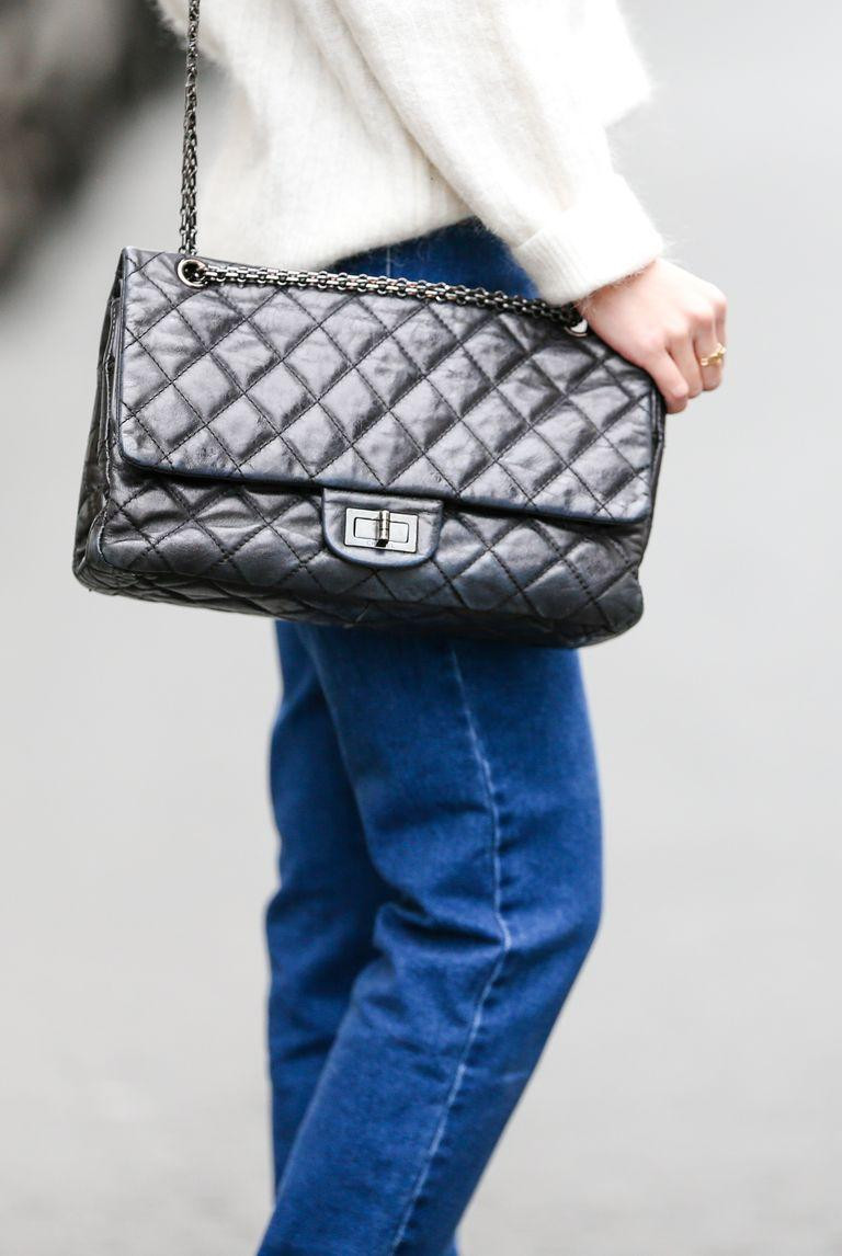 Chanel 2.55 được ra mắt lần đầu vào năm 1955.