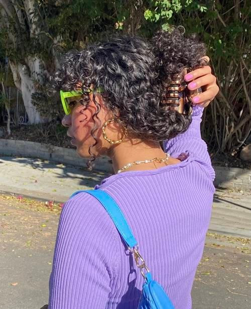 Nếu bạn muốn trông phóng khoáng hơn thì kiểu kẹp tóc ngược sinh ra để làm điều đó. Nếu bạn muốn trông phóng khoáng hơn thì kiểu kẹp tóc ngược sinh ra để làm điều đó.