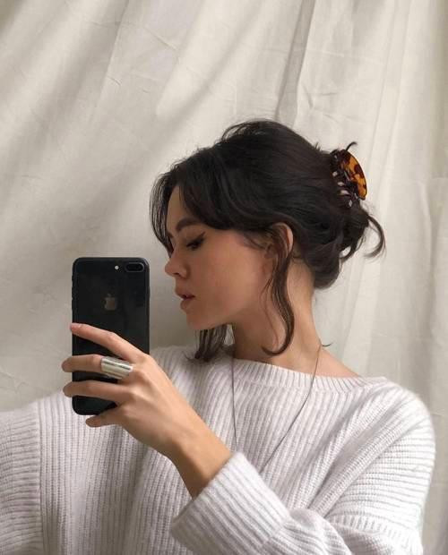 Sự thả lỏng và tự nhiên được xem là một điểm cộng trong thời trang hiện đại. Sự thả lỏng và tự nhiên được xem là một điểm cộng trong thời trang hiện đại.