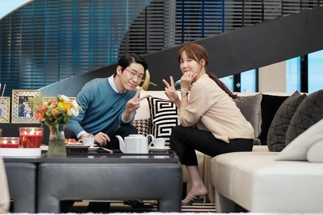 Để sự thoải mái nằm ở tâm trí của bạn, giúp bạn không bị căng cứng khi nói chuyện và có thể cười một cách tự nhiên trước một lời khen hay câu đùa của đối phương. Để sự thoải mái nằm ở tâm trí của bạn, giúp bạn không bị căng cứng khi nói chuyện và có thể cười một cách tự nhiên trước một lời khen hay câu đùa của đối phương.