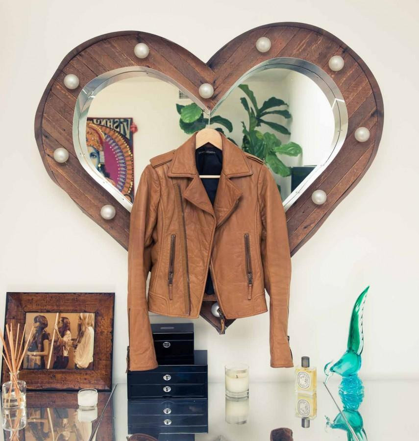 Cách sắp xếp này vừa giúp dễ dàng chọn lựa trang phục mỗi ngày. Cách sắp xếp này vừa giúp dễ dàng chọn lựa trang phục mỗi ngày.