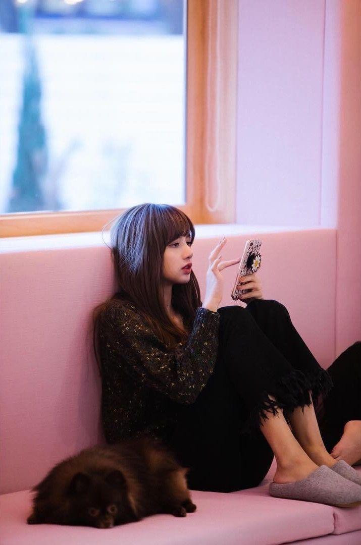 Bỏ theo dõi những thứ tiêu cực và lọc bớt friendlist chỉ giữ lại những thứ chất lượng trên social life của bạn. Bỏ theo dõi những thứ tiêu cực và lọc bớt friendlist chỉ giữ lại những thứ chất lượng trên social life của bạn.