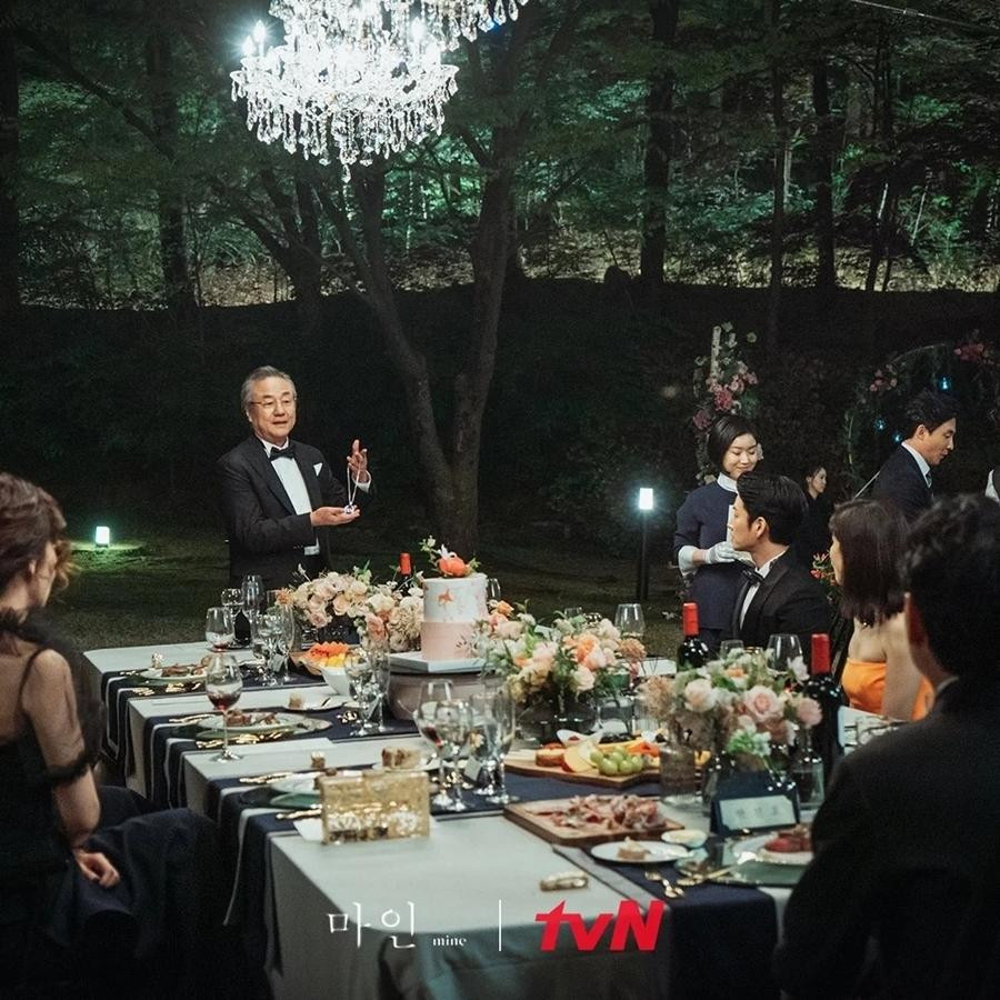 Đừng quá cứng nhắc, nếu cần phá vỡ một vài quy tắc để đổi mới. Đừng quá cứng nhắc, nếu cần phá vỡ một vài quy tắc để đổi mới.