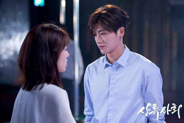 Hãy bình tĩnh và thực sự đối diện với cảm xúc của chính mình, tập diễn đạt nó bằng lời nói mà không làm quá lên. Hãy bình tĩnh và thực sự đối diện với cảm xúc của chính mình, tập diễn đạt nó bằng lời nói mà không làm quá lên.