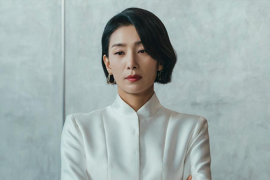 Phụ nữ trưởng thành là người có một quá khứ đủ ngọt ngào để được kể lại nó ở tuổi già.