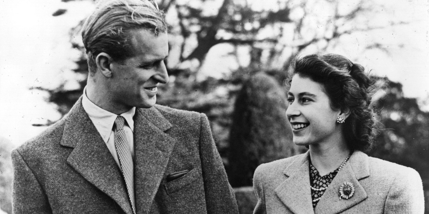 Với trái tim và những cảm xúc vô cùng chân thật, Elizabeth biết Philip sinh ra là dành cho mình. Với trái tim và những cảm xúc vô cùng chân thật, Elizabeth biết Philip sinh ra là dành cho mình.