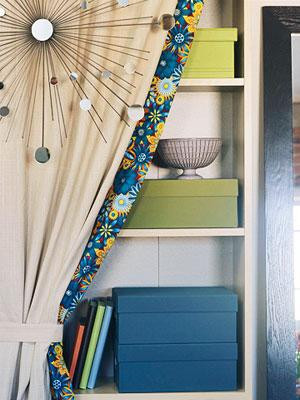 Dùng rèm để che giấu đi sự lộn xộn.