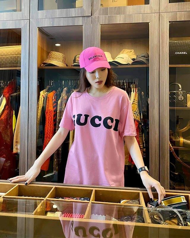 Kỳ Duyên là một trong những sao thanh lý tủ đồ rất thành công. Kỳ Duyên là một trong những sao thanh lý tủ đồ rất thành công.