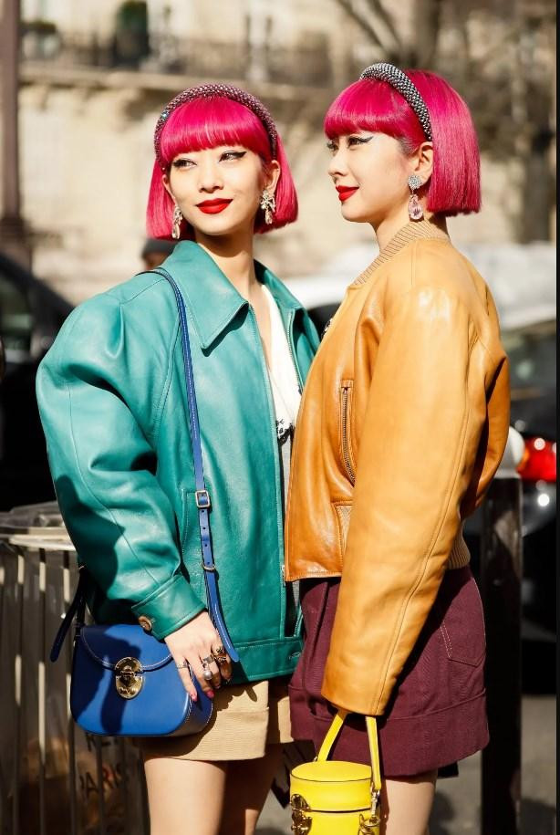 Băng đô cài tóc chunky là phụ kiện tóc quan trọng trong nhiều mùa thời trang.