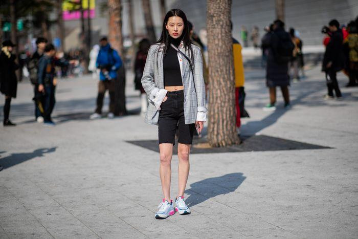 Bạn sẽ thấy rằng nếu loại bỏ những món đồ không phù hợp hoặc bạn không thích trong tủ, bạn sẽ có một tủ quần áo gọn gàng và đúng phong cách của bạn hơn. Bạn sẽ thấy rằng nếu loại bỏ những món đồ không phù hợp hoặc bạn không thích trong tủ, bạn sẽ có một tủ quần áo gọn gàng và đúng phong cách của bạn hơn.