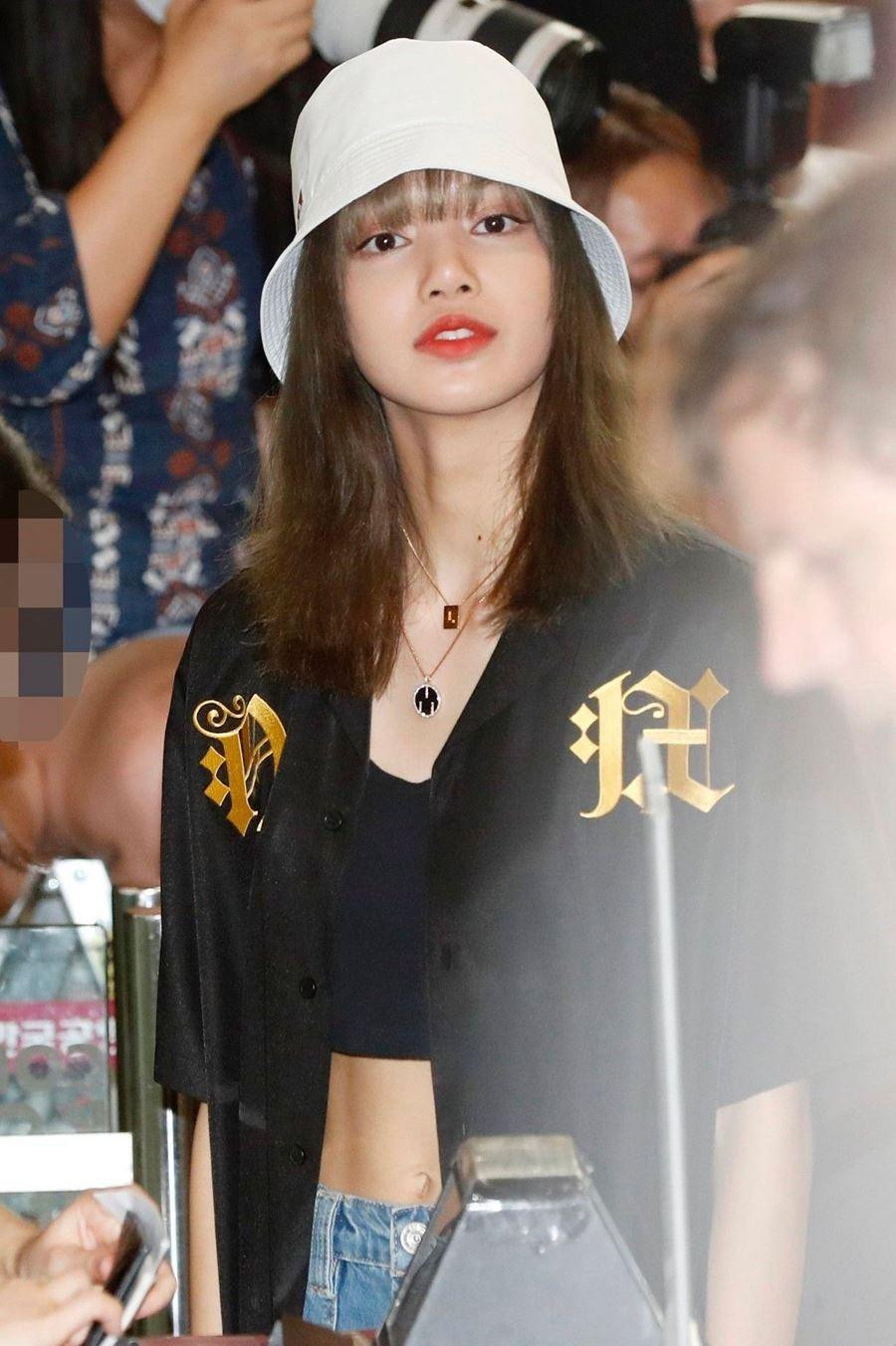 Mũ bucket vừa trendy vừa che nắng hoàn hảo. Mũ bucket vừa trendy vừa che nắng hoàn hảo.