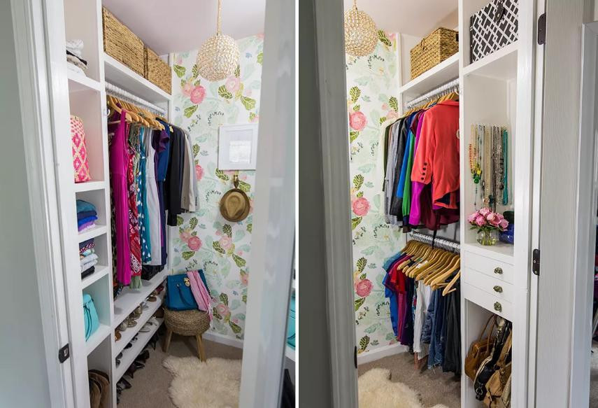 Tủ kệ sơn trắng và móc treo bằng gỗ sẽ khiến cho không gian closet tuy nhỏ nhưng ấm cúng.