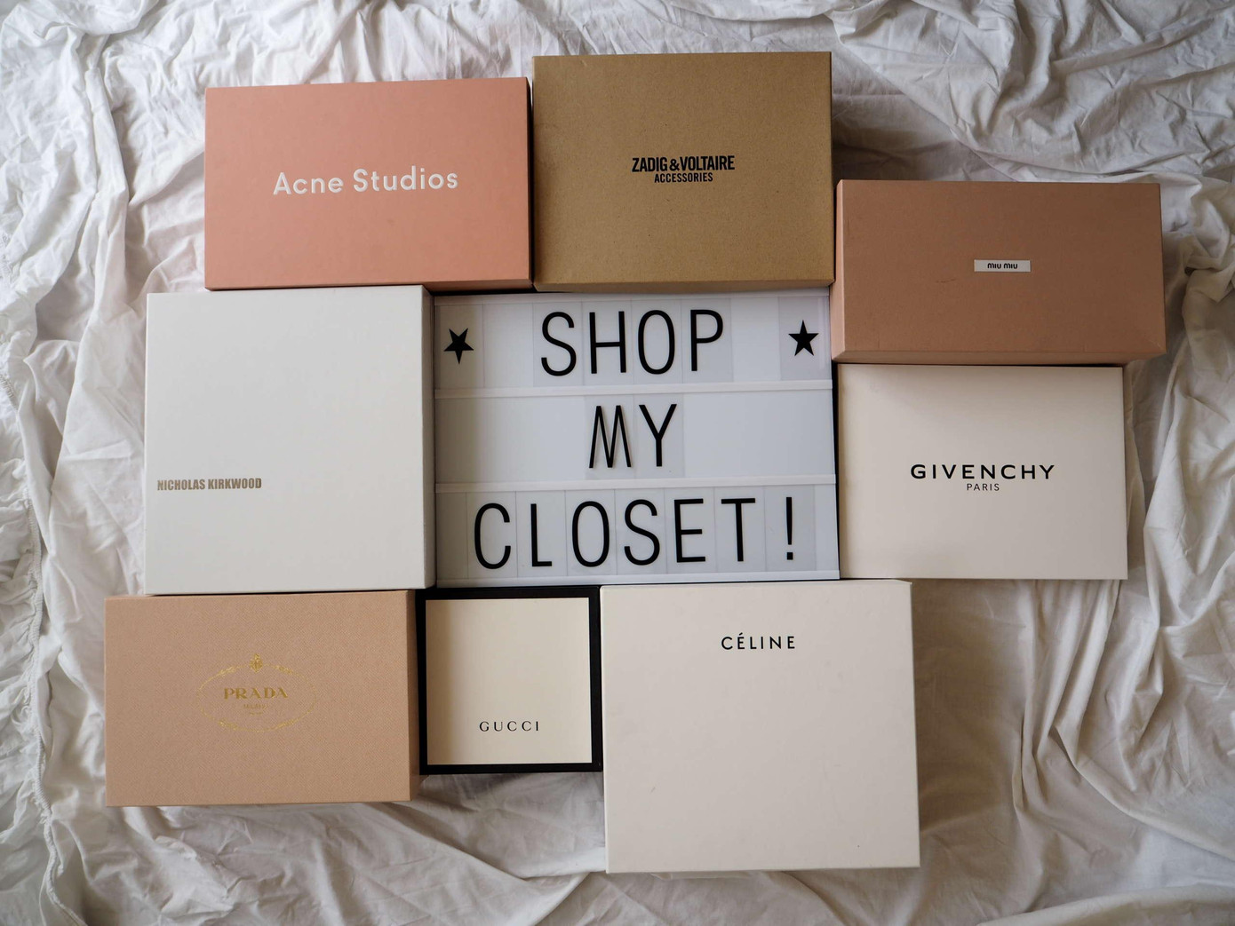 Dù không phải là shop nhưng khi ship hàng đi cho những người mua, bạn cần phải chú ý đóng gói tươm tất và đẹp đẽ. Dù không phải là shop nhưng khi ship hàng đi cho những người mua, bạn cần phải chú ý đóng gói tươm tất và đẹp đẽ.