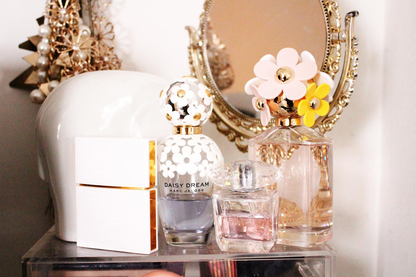 Có nhiều thời gian sắp xếp chúng thật khéo léo, hoặc chỉ đơn giản đặt chúng cạnh nhau cùng với một chiếc gương cũng quá đủ mang lại cảm giác sang trọng. Có nhiều thời gian sắp xếp chúng thật khéo léo, hoặc chỉ đơn giản đặt chúng cạnh nhau cùng với một chiếc gương cũng quá đủ mang lại cảm giác sang trọng.