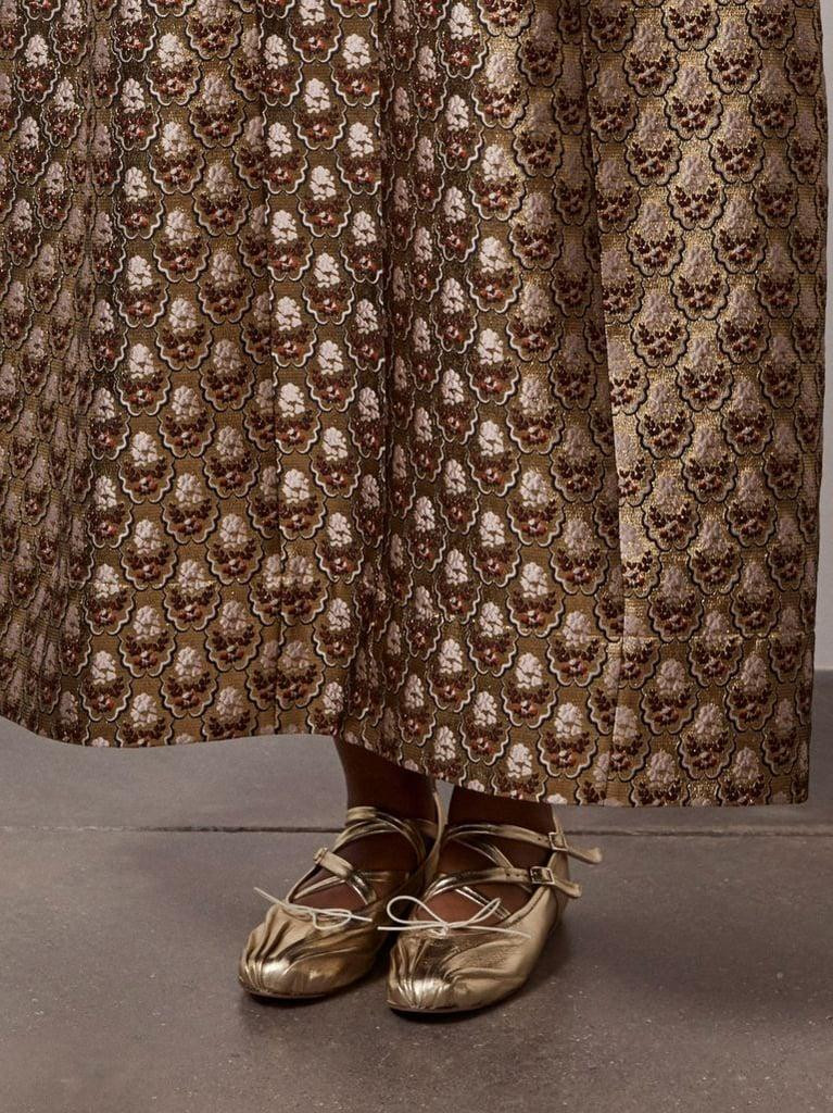 Giày ba lê trở lại với các phiên bản thời thượng hơn. Giày ba lê trở lại với các phiên bản thời thượng hơn.