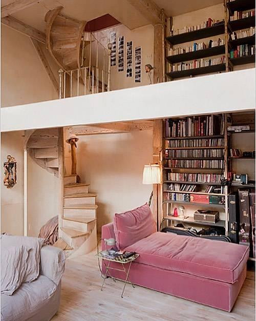 Nếu có một cái gì đó rất Pháp thì chắc chắn là ghế trường kỷ. Nếu có một cái gì đó rất Pháp thì chắc chắn là ghế trường kỷ.