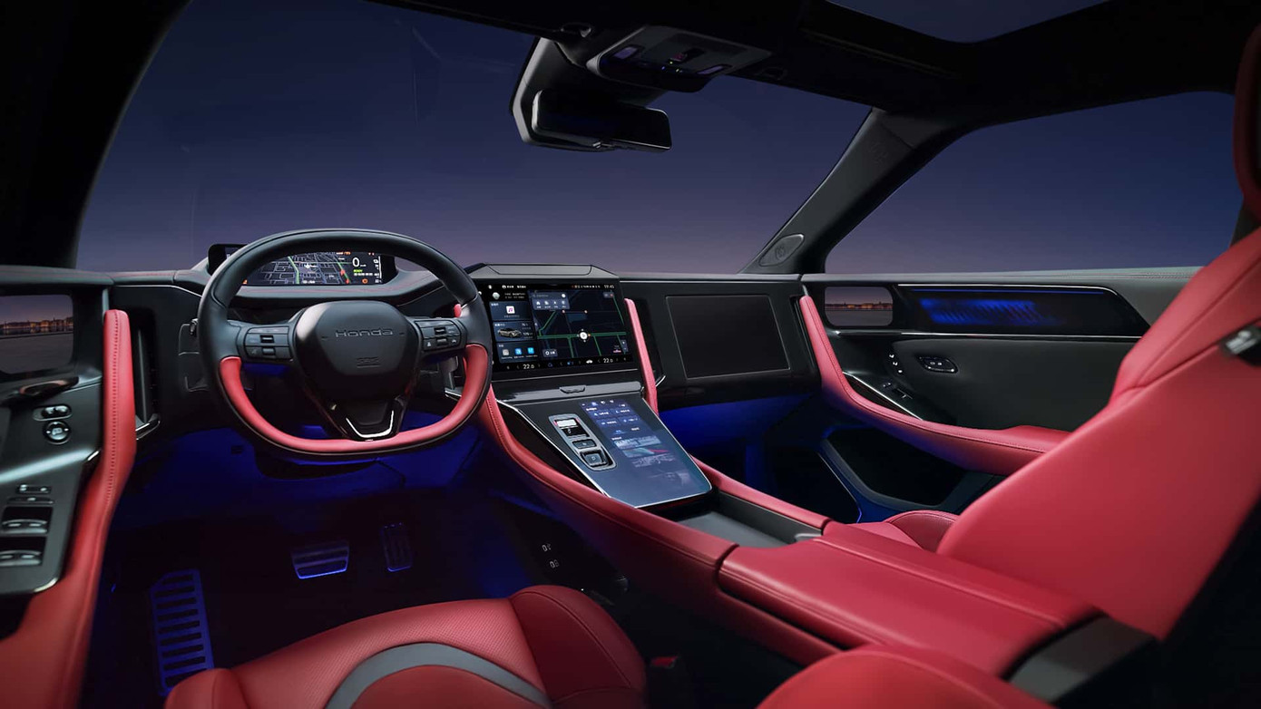 Nội thất đa màn hình trên Honda GT.